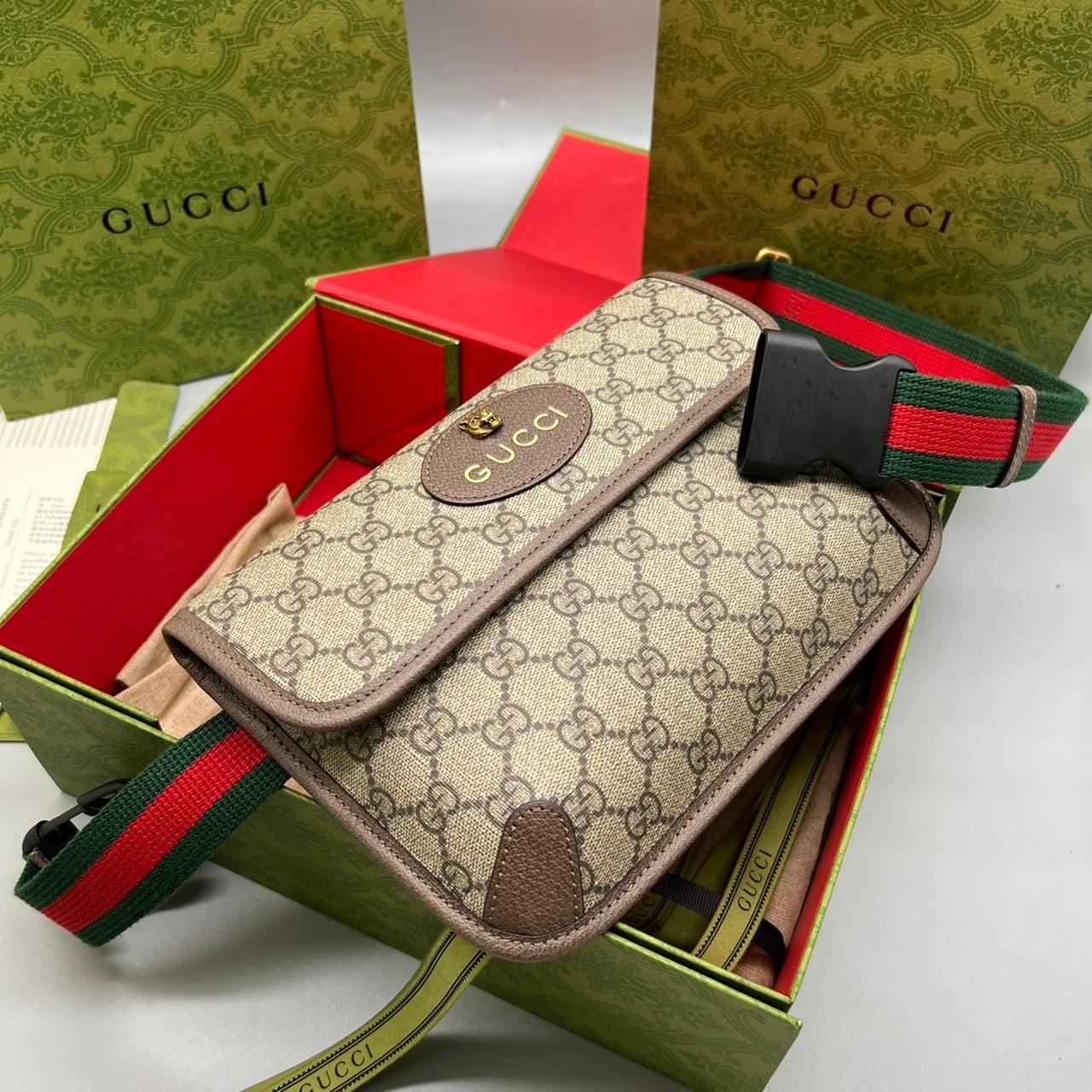 GUCCI Neo Vintage GG Supreme belt bag / Gucci Belt bag เกรดใช้งานสลับของแท้ เกรดออริจินอล ใช้ได้ทั้งชายหญิง งาน unisex ผลัดกันใช้ ^-^ ก็ได้ งานสวยตามรูป สินค้าขายดี ภาพสินค้าถ่ายจากงานขายจริง ใช้งานต่างประเทศได้