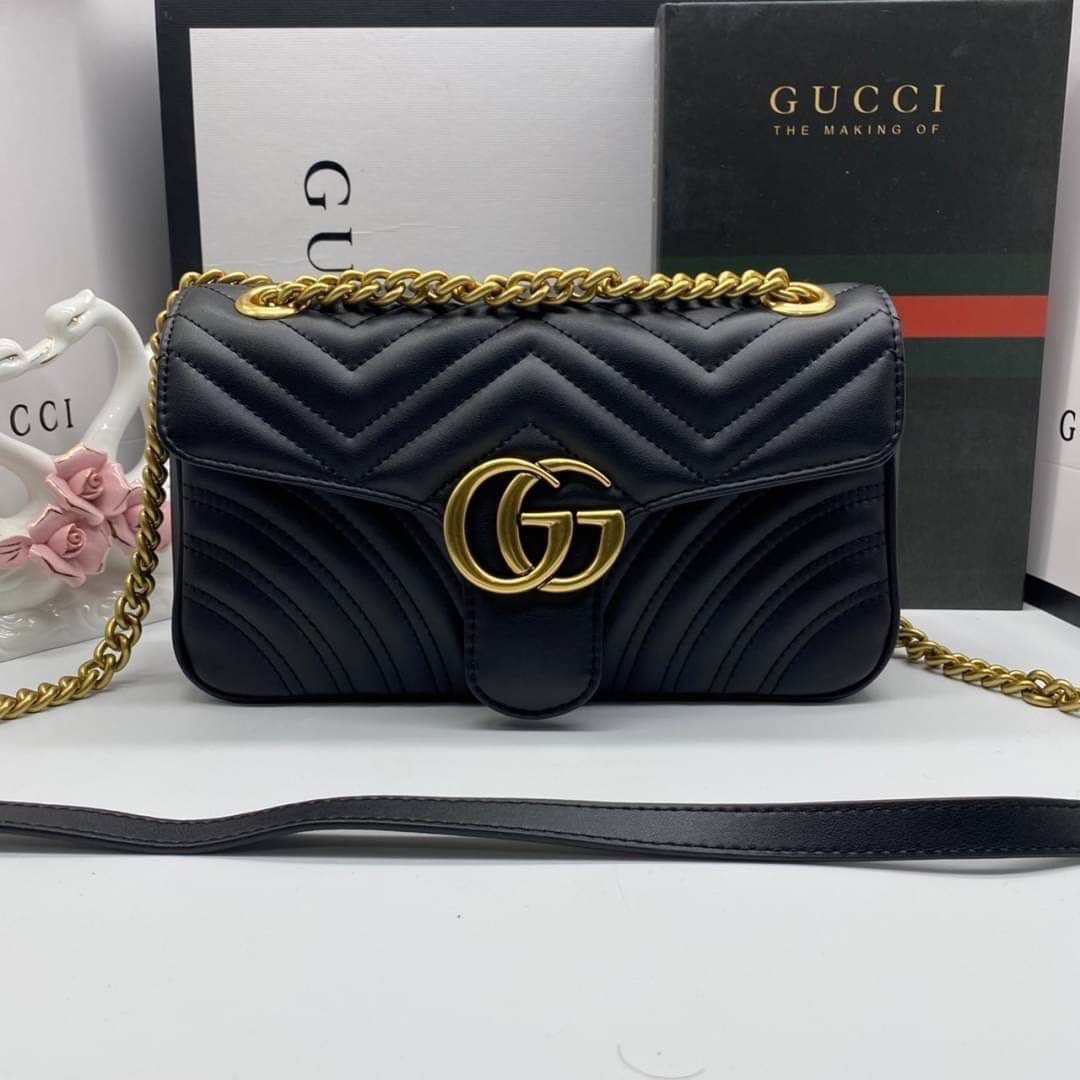 หนังแท้ GUCCI GG Marmont small matelassé shoulder bag 26cm ภาพสินค้าถ่ายจากงานขายจริง ใช้งานต่างประเทศได้ค่ะ