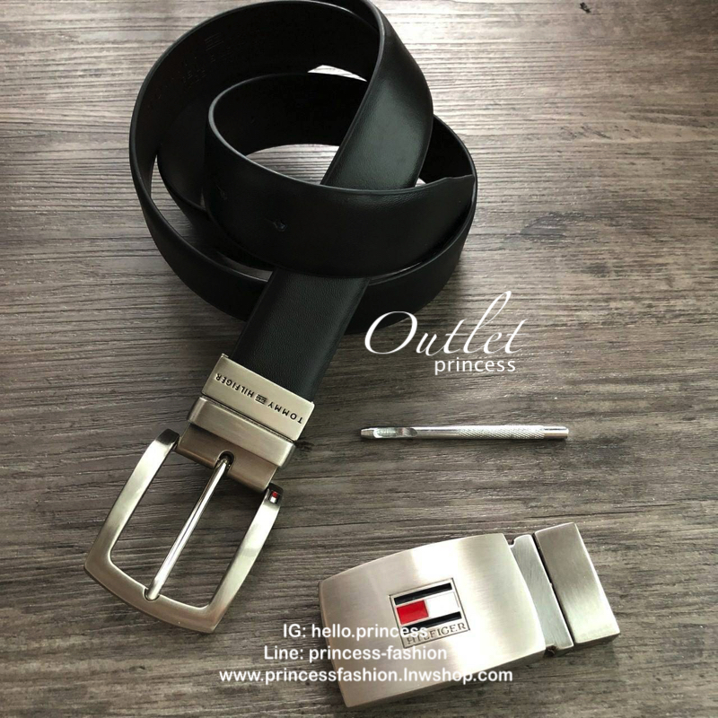 TOMMY HILFIGER Belt and Buckle Set เซตสุดคุ้ม!! เข็มขัด + หัวเข็มขัด 2 ชิ้น จะะมอบเป็นของขวัญหรือใช้เองก็แนะนำเลยค่าา อุปกรณ์ : มาพร้อมที่เจาะรูเข็มขัด + กล่องแบรนด์ + ถุงกระดาษแบรนด์