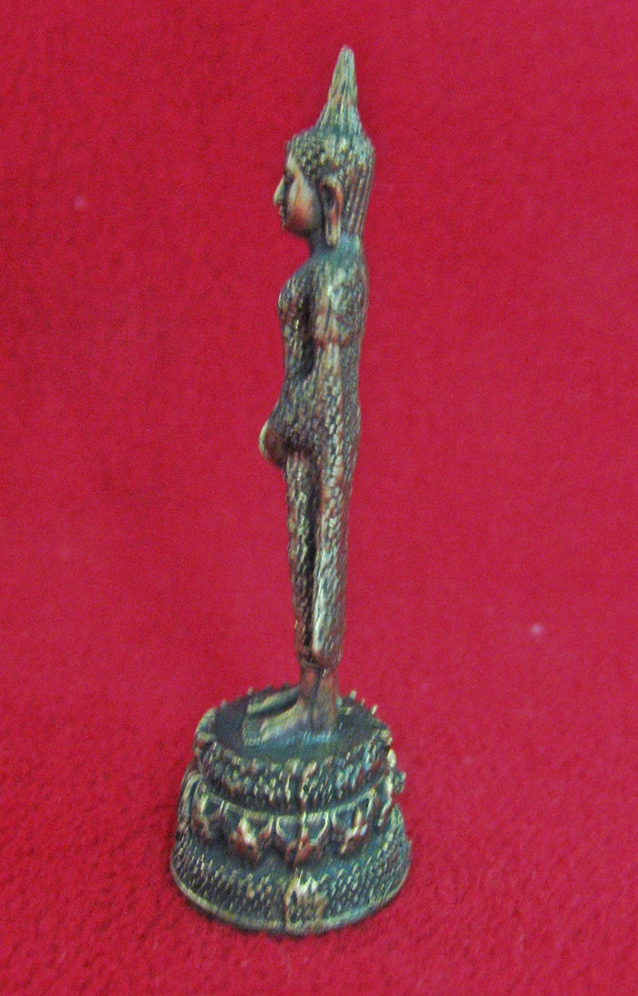 สินค้าหมดค่ะ พระบูชาพระประจำวันเกิดวันอาทิตย์ ปางถวายเนตร เนื้อทองเหลืองพร้อมใบคาถาค่ะ