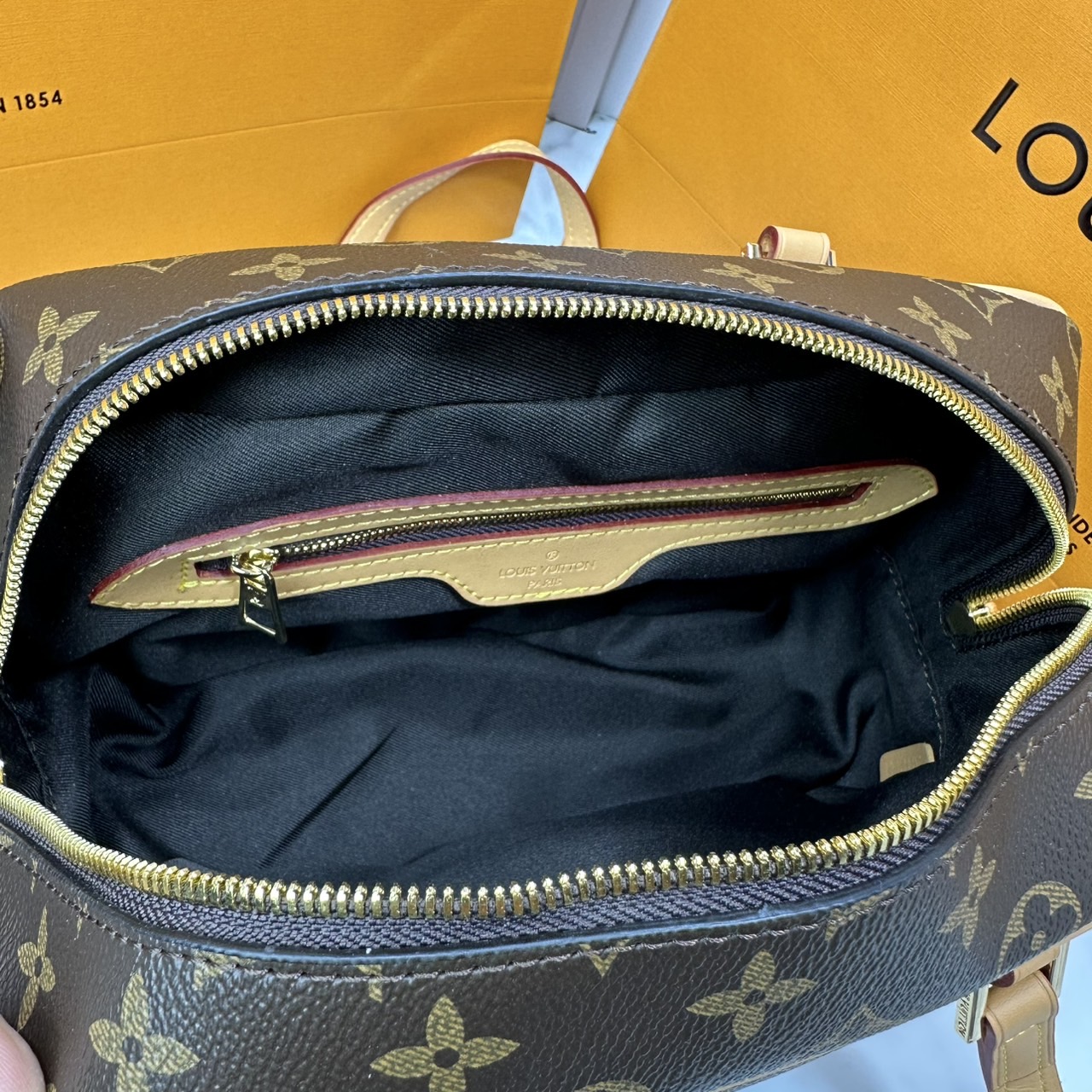ORI หนังแท้ | LV Cite 2022 Monogram Canvas Handbags กระเป๋าสะพายรุ่นวินเทจยอดนิยม ไฮคลาสตลอดกาล
