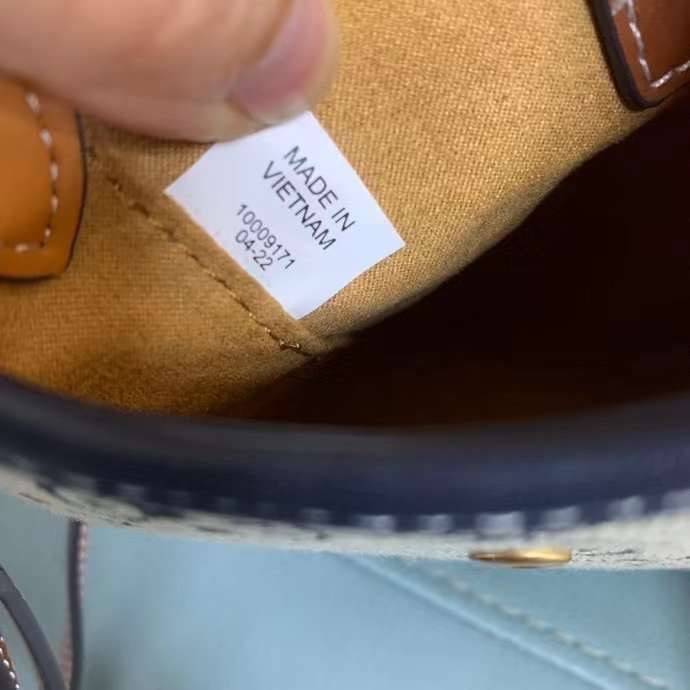 Tory Burch T Monogram Phone Crossbody / Tory Phone Bag พร้อมส่ง กระเป๋าใส่โทรศัพท์ สวยคม ด้านหลังมีช่องใส่บัตร