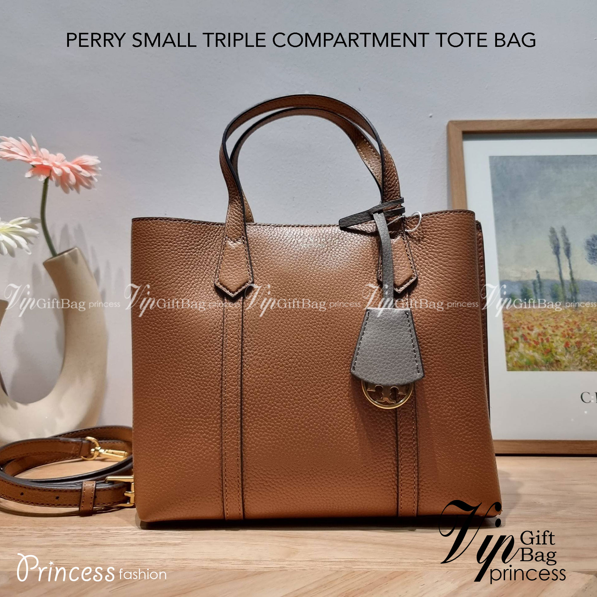 TORY BURCH PERRY SMALL TRIPLE COMPARTMENT TOTE BAG กระเป๋าโท้ทขนาดเล็ก รุ่นขายดี ทรงสวย ดีไซน์ออกมาให้ใช้งานได้ทุกลุค ทุกโอกาส