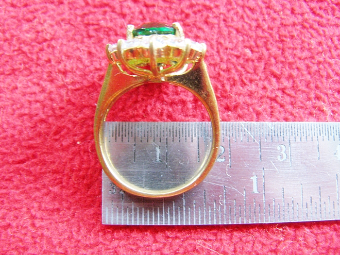 สินค้าจองค่ะ แหวนมรกตทองเหลืองล้อมเพชรแบบผู้หญิง(ราศีพฤษภ)แบบ1ค่ะ