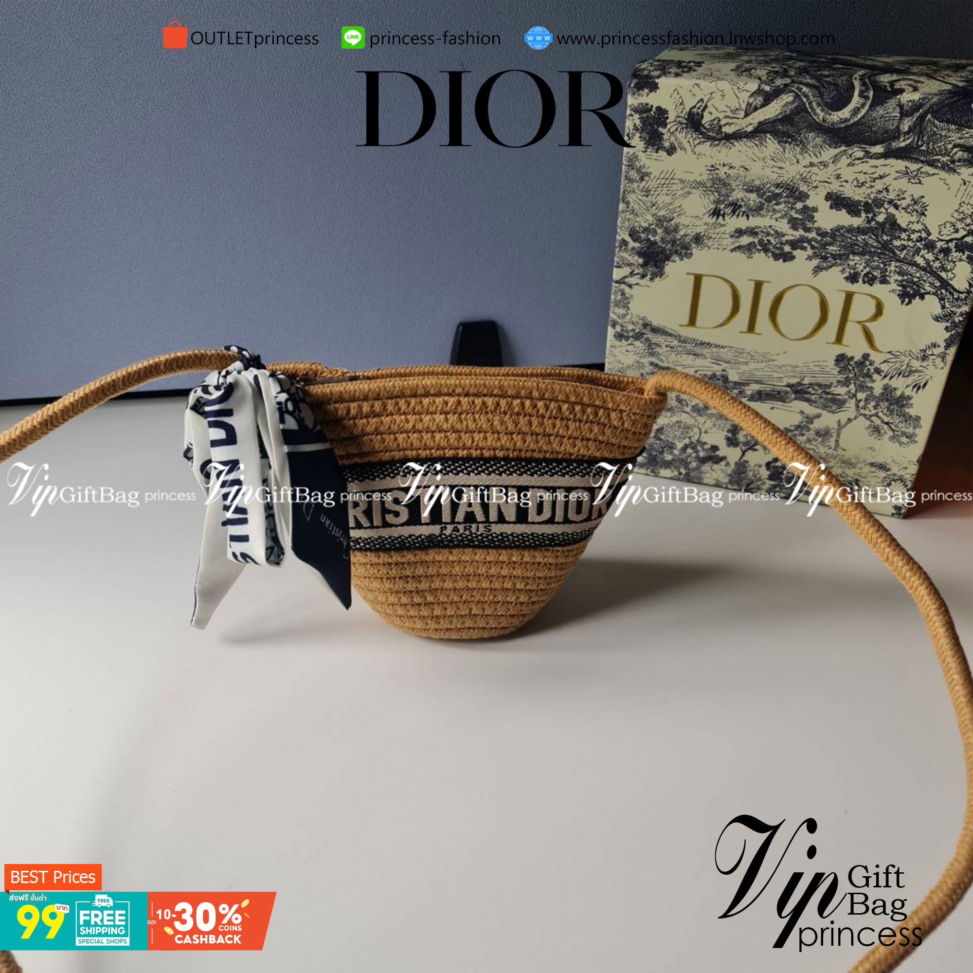 VIP 】Christian Dior Wicker Basket Bag 15cm Spring/Summer Collection น่ารักมากกก เข้ากับทุกลุคในวันสบายๆ แถมผ้าผูกเข้าเซ็ท เปลี่ยนมาผูกผม ก็เก๋น้าา จะถือไปคาเฟ่ ไปทะเลก็ได้หมดเลยค่าา มาพร้อมกล่องแบรนด์ใช้เป็นของขวัญแทนใจได้เลยค่าา