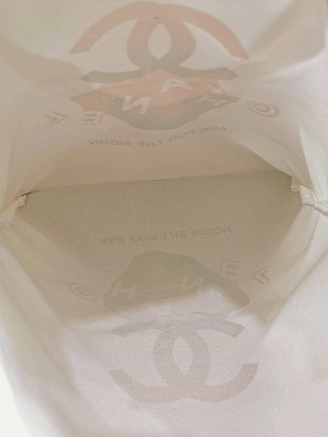 Chanel Canvas Shopping Bag VIP Gift With Purchase (Event-GWP) พรีเมี่ยมกิ๊ฟรุ่นใหม่ล่าสุดคอลเลคชั่น Chanel Nº5 Holiday "Ask for the moon" จาก Chanel Perfume Counter Duty Free ขนาดใหญ่กำลังดีวัสดุ Canvas เนื้อหนาสกรีนแบรนด์ทั้ง2ด้านอย่างดี จุของไ