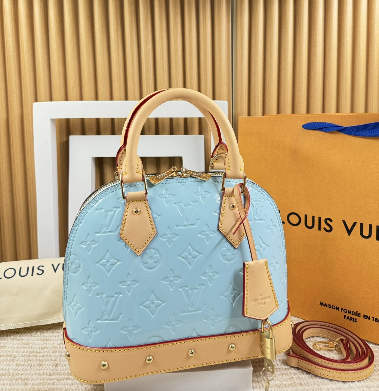 LV Alma BB Monogram Vernis Leather New Remix Colorful Chic and Yellow | Sky | Neon Pink กระเป๋าสะพายสีพาสเทล เกรดออริ สลับแท้ 1:1 ใช้งานต่างประเทศได้ ภาพถ่ายจากงานขายจริง