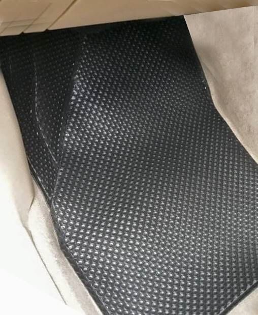 พรมปูพื้นรถยนต์MAZDA 3 2008 รุ่น1 (5ชิ้น) กระดุมเม็ดเล็ก แบบรีดขอบ สีดำ