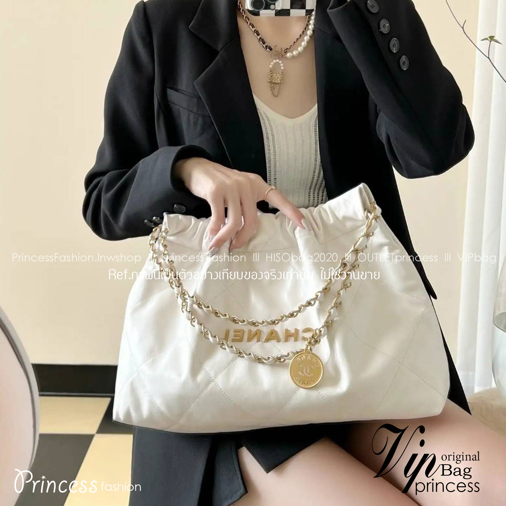 Chanel 22 horizontal bag แรงเกินต้านที่สุดกับไอเท็มนี้ ที่สาวๆหรือใครๆก็ต้องมี มาในไซส์ใหญ่ รูปทรงใช้ง่ายขึ้น แต่ยังจุได้หนักๆเหมือนเดิม ดูหรูหรา เกินเรื่องที่สุด