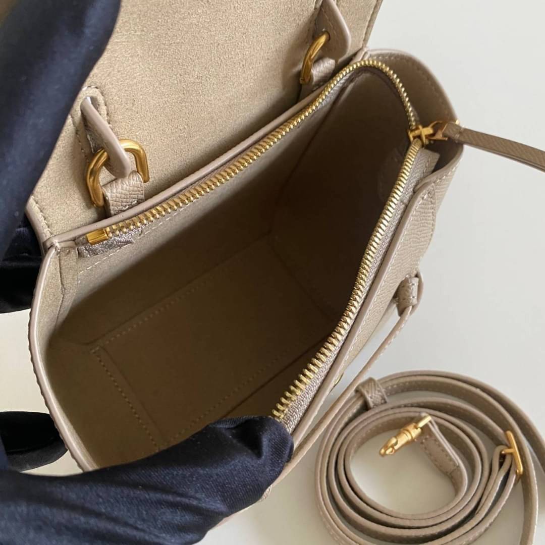 พรีเมี่ยมกิ๊ฟแท้ 100% 】รุ่นหนังแท้ CELINE PICO BELT BAG IN GRAINED CALFSKINAMAZONE ขนาดมินิ น่ารักสุดๆ ใส่ของจุกจิกได้เยอะ พกพาสะดวก