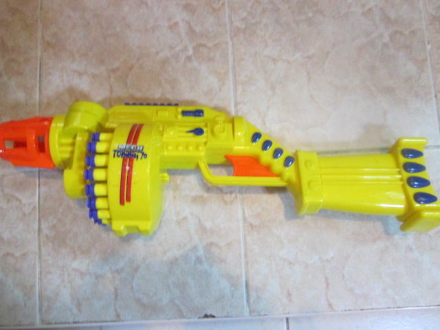 ปืนอัดลมลูกกระสุนโฟม Buzz Bee - Ruff Stuff Air Blasters Motorized Mech Tommy 20 Dart Blaster ของเล่นมือสอง