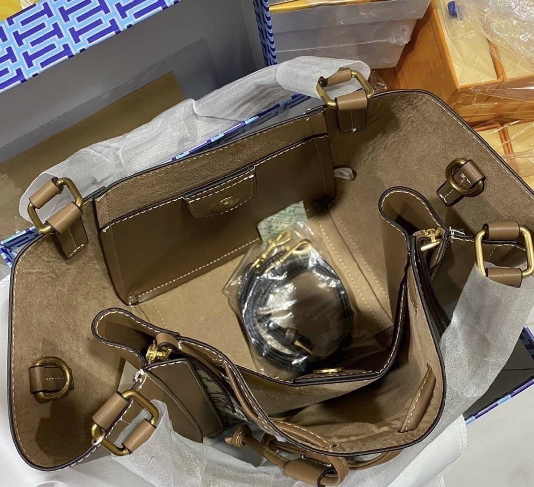 TORY BURCH MCGRAW DRAGONFLY IN MONOGRAM JACQUARD กระเป๋าลายโมโนแกรมยอดฮิต ที่มาในรูปทรงดีไซน์ใหญ่ สวยเก๋ ไม่เหมือนใคร ไม่มีซ้ำ!!