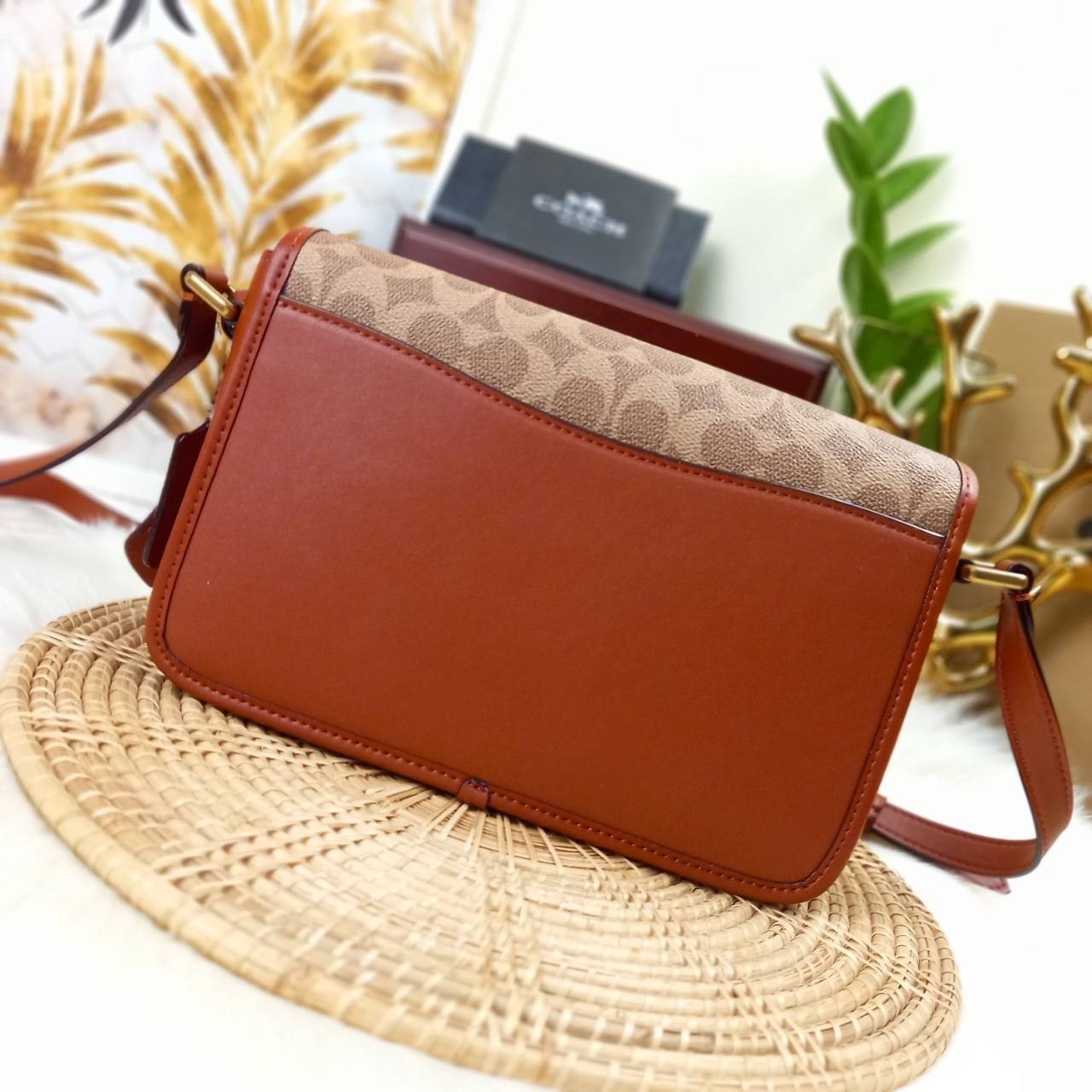 OUTLET 】COACH STUDIO SHOULDER BAG IN SIGNATURE CANVAS (COACH C6639) โอ้โห!! ตลึงเลย สวยฟาดมากๆเทอ!! 🌺ห้ามพลาดนะยูวว🤩รุ่นคลาสสิค เรียบหรู ดูแพงสุดๆ //พร้อมส่งก่อนใคร ยังไม่มีในช็อปไทยนะยูวว😘//กระเป๋าสะพาย คลอสบอดี ดีไซน์เฉียบ สายปรั