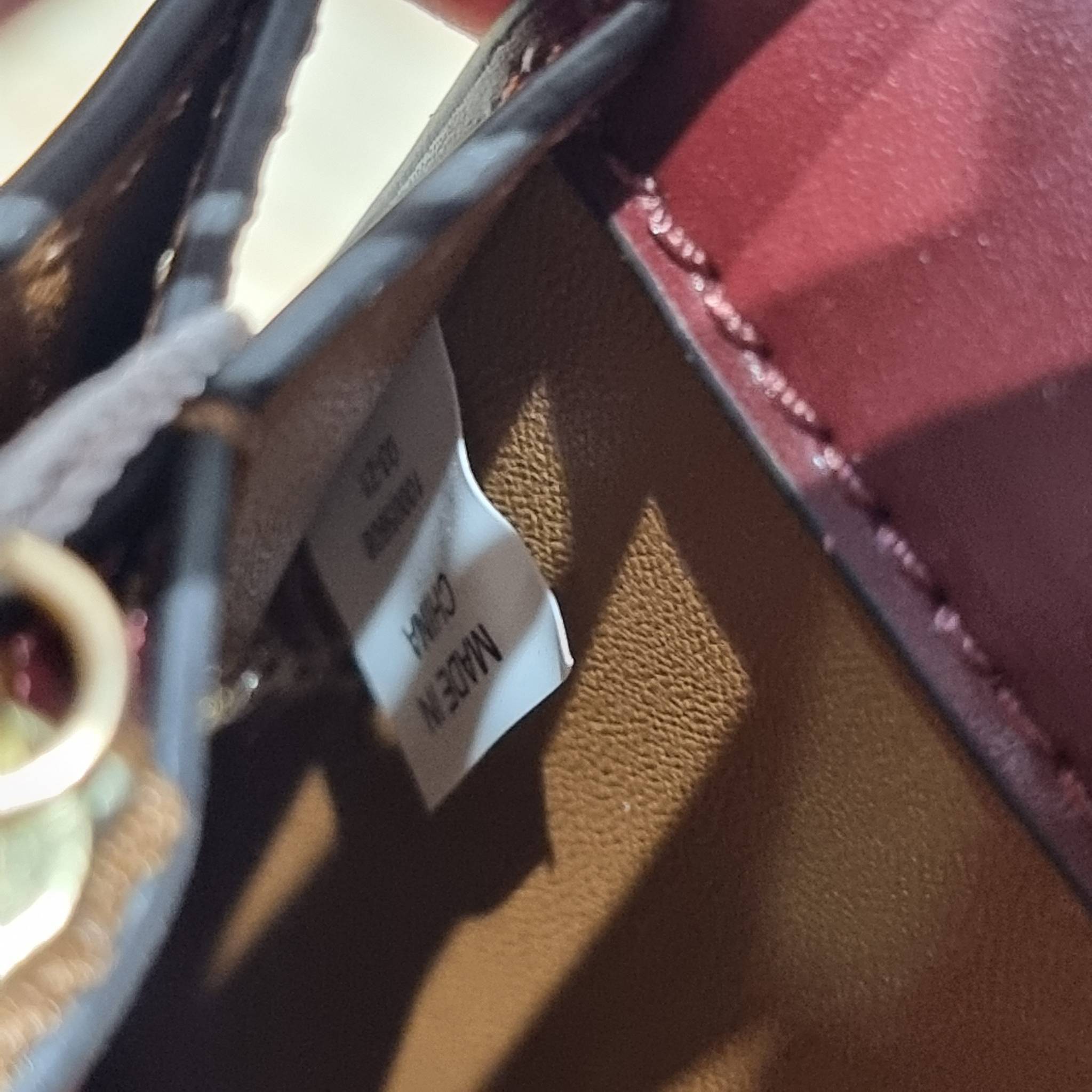 Tory Burch Bag / TORY BURCH ELEANOR SMALL CONVERTIBLE SHOULDER BAG ฮอตไอเท็ม รุ่นนี้ขายดีขายหมด สวยหรู คุณหนู ผู้ดี!! หายากมากแล้วน้า