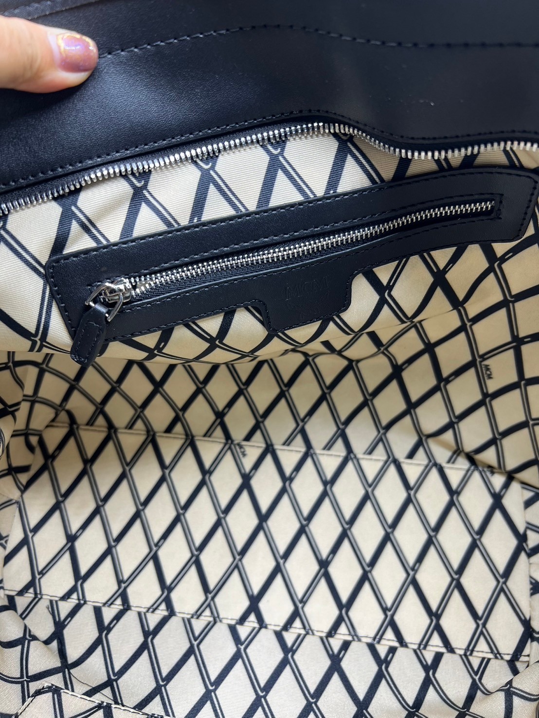 M.C.M MEDIUM TONI SHOPPER กระเป๋าทรงโท้ทใบใหญ่จุใจ เกรดท็อปออริ 1:1 สลับแท้ ใช้งานต่างประเทศได้ ภาพถ่ายจากงานขายจริง