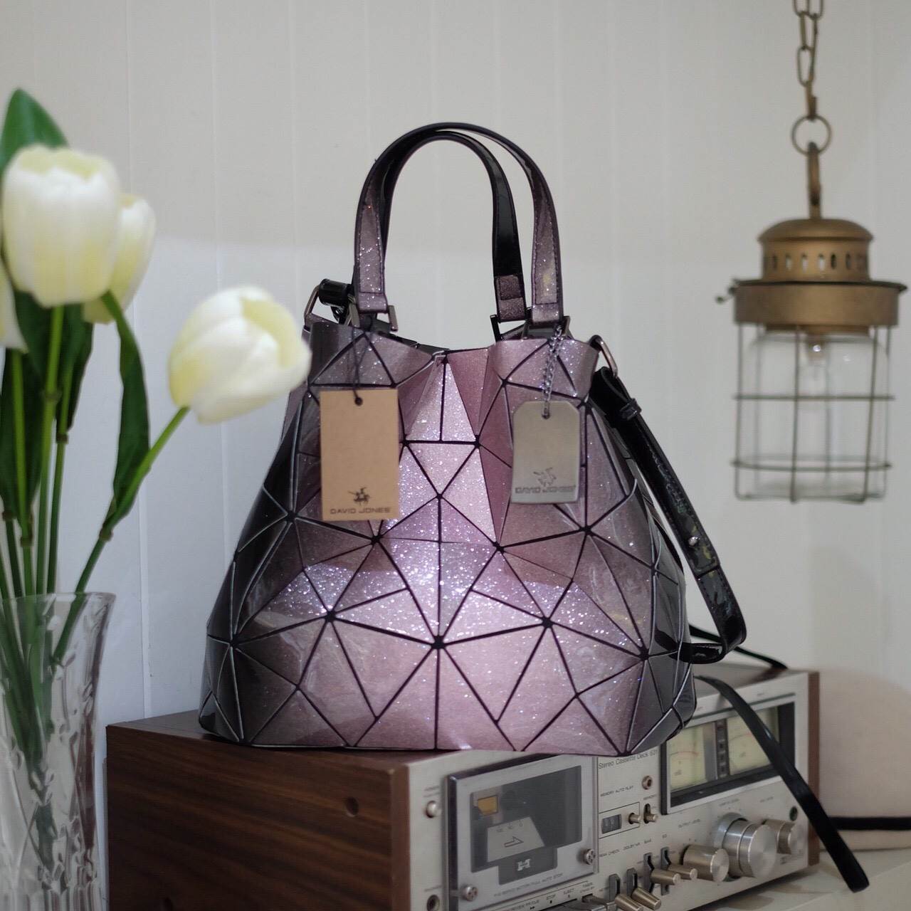 ใหม่ ล่าสุด Mix shade colors !! Tone สี Limited พิเศษที่ สวยไม่ซ้ำใคร แถมยังลาย หายาก ❤️ปรับทรงได้ 2 แบบ น่ารักมาก ค่า ( เนื่องจากสีเฟด ดังนั้นแต่ละใบลายสีอาจจะมีความแตกต่างกัน ) แต่ยังคงสวย แน่นอนค่า 👉🏻👉🏻กระเป๋า จาก