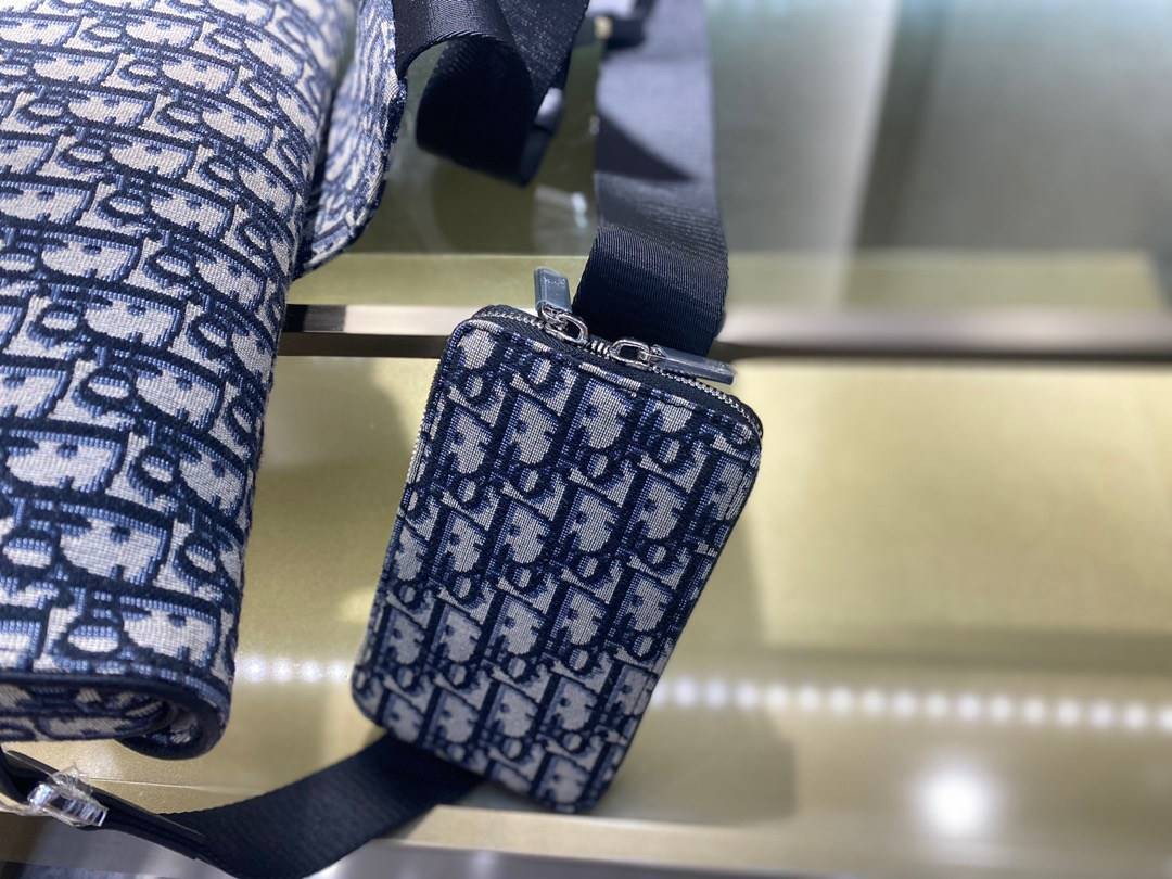 หนังแท้ DIOR MAXI SADDLE BAG Beige and Black Dior Oblique Jacquard พร้อมส่งที่ไทย งานหนังแท้และผ้าแจ็คการ์ดออริจินอล ภาพสินค้าถ่ายจากงานขายจริง ใช้งานต่างประเทศได้