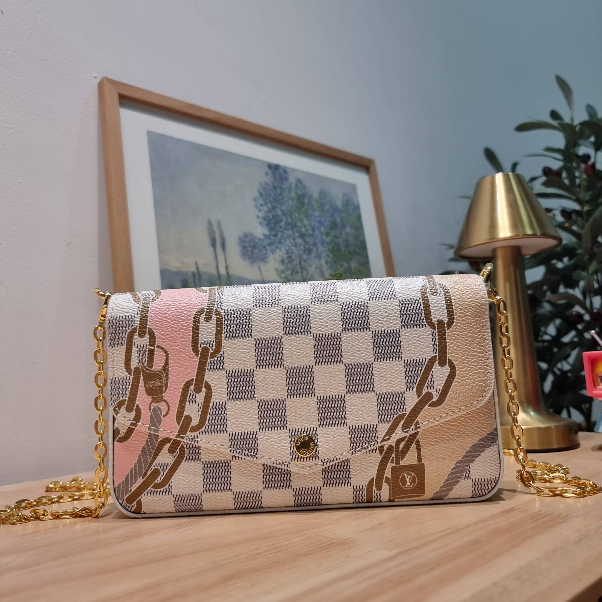 LV Felicie Pochette Damier Azur Canvas - Wallets and Small Leather / LV DAMIER AZUR POCHETTE WITH NAUTICAL PRINT เป็นหนึ่งคอลใหม่ที่มอบสีสันสดใสรับ summer ได้ดี กับกระเป๋าสะพายทรงพอช ดีไซน์ออกมาให้ใช้งานได้หลากหลาย