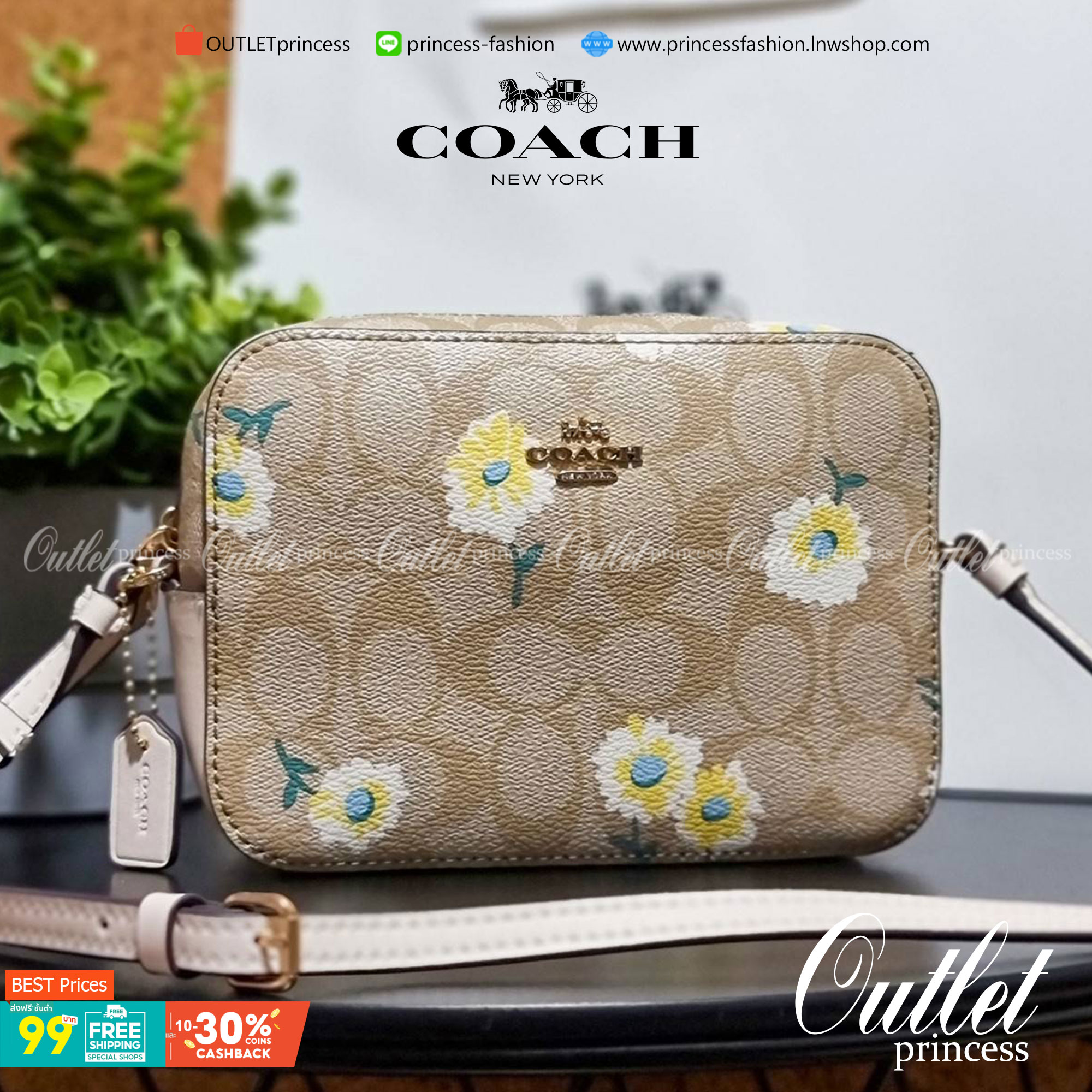 COACH C3354 MINI CAMERA BAG IN SIGNATURE CANVAS WITH DAISY PRINT คอลเลคชั่นใหม่ เอาใจสายหวาน!! กระเป๋าสะพายข้างไซส์มินิ ทรงสวยกำลังดี ดีไซน์ตกแต่งลายดอกเดซี่ คิ้วท์แบบไม่มีใครเกินแน่นอน วัสดุหนังแคนวาสเคลือบลาย เปิด-ปิดด้วยซิป สายสะพายปรับได้ตามตัว ภายในม