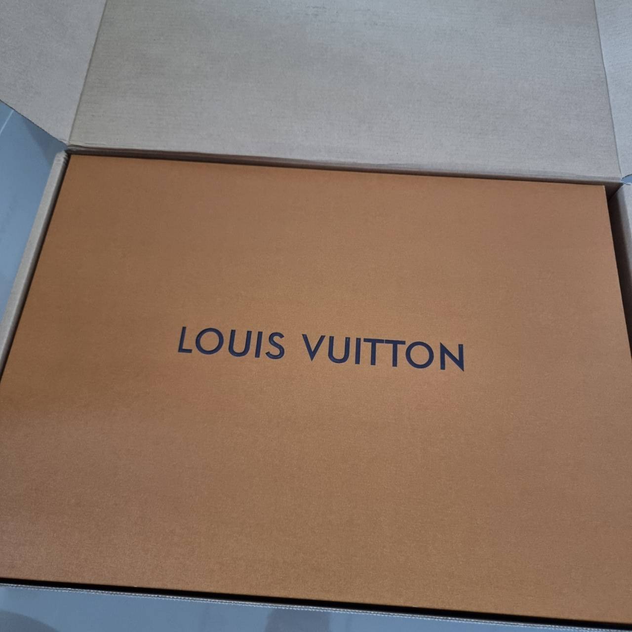 LV washed denim slouchy PM bag ใหม่ล่าสุด กระเป๋าทรงที่ใครๆก็ต้องมี ด้วยรูปทรงคลาสสิคและใช้งานง่าย ในดีไซน์สุดชิคเดนิมคมชัด