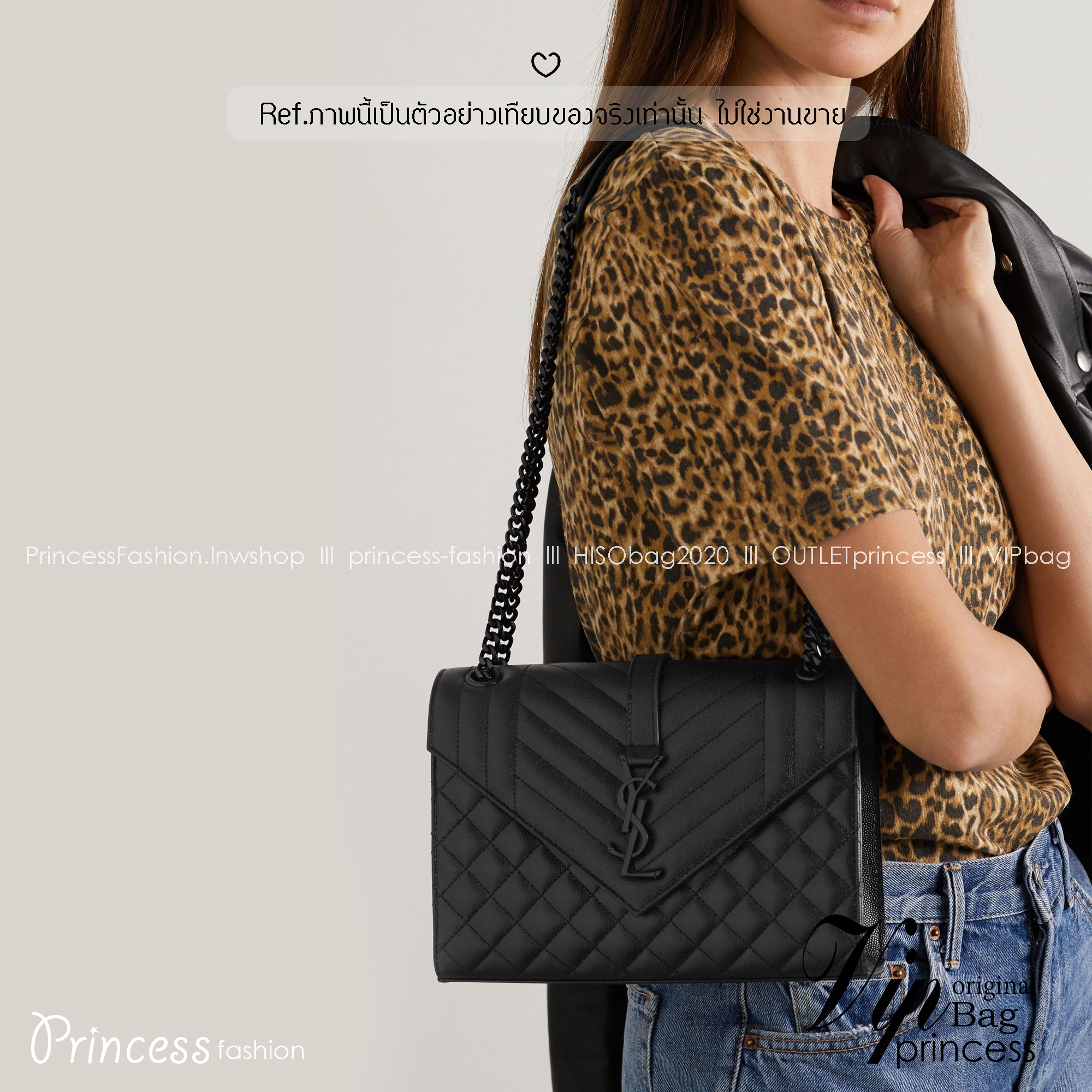 YSL envelope medium in matelassé leather shoulder bag กระเป๋าสะพายไหล่สุดฮอต โทนสีดำขับผิวสวยคลาสสิคตลอดกาล ทรงสวยดีไซน์เรียบหรู ดูติดแกลมสุดๆ โดดเด่นด้วยโลโก้ด้านหน้า เพิ่มดีเทลความผู้ดี