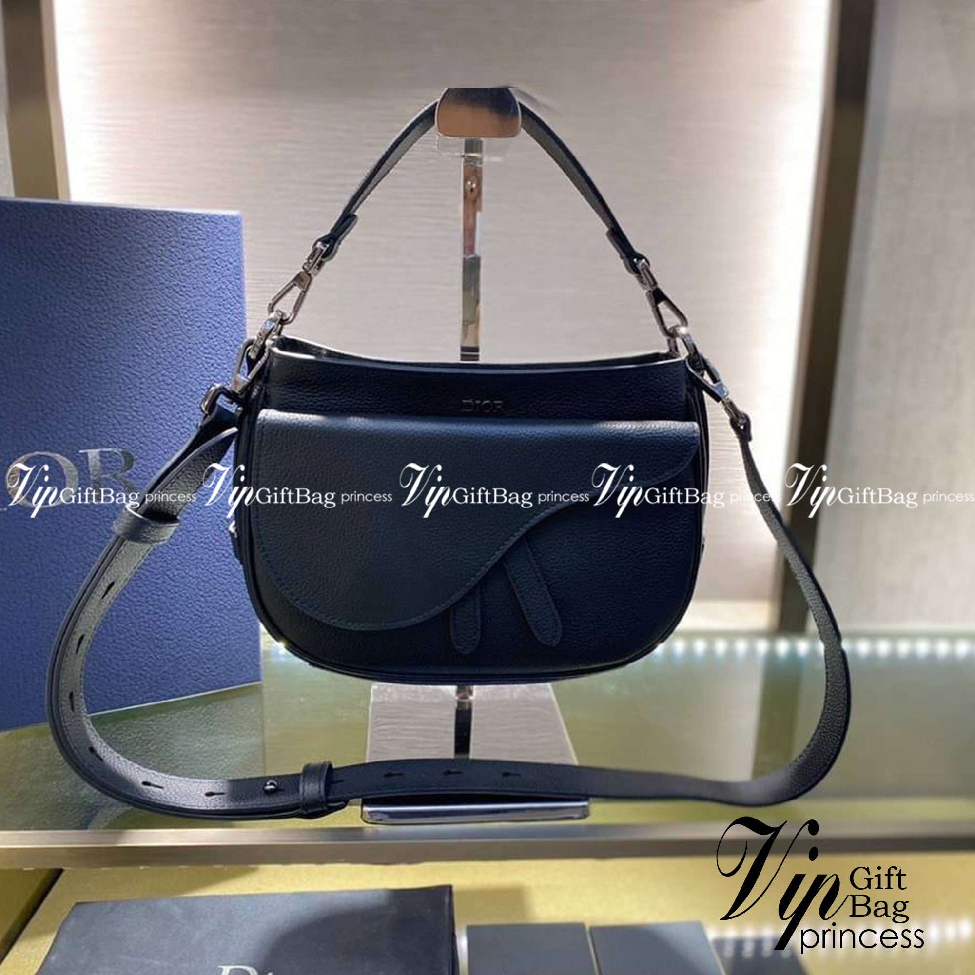 CHRISTIAN DIOR BLACK GRAIND GALFSKIN MINI SADDLE SOFT BAG / Dior Messenger Bag เกรดใช้งานสลับของแท้ เกรดออริจินอล ภาพสินค้าถ่ายจากงานขายจริง ใช้งานต่างประเทศได้