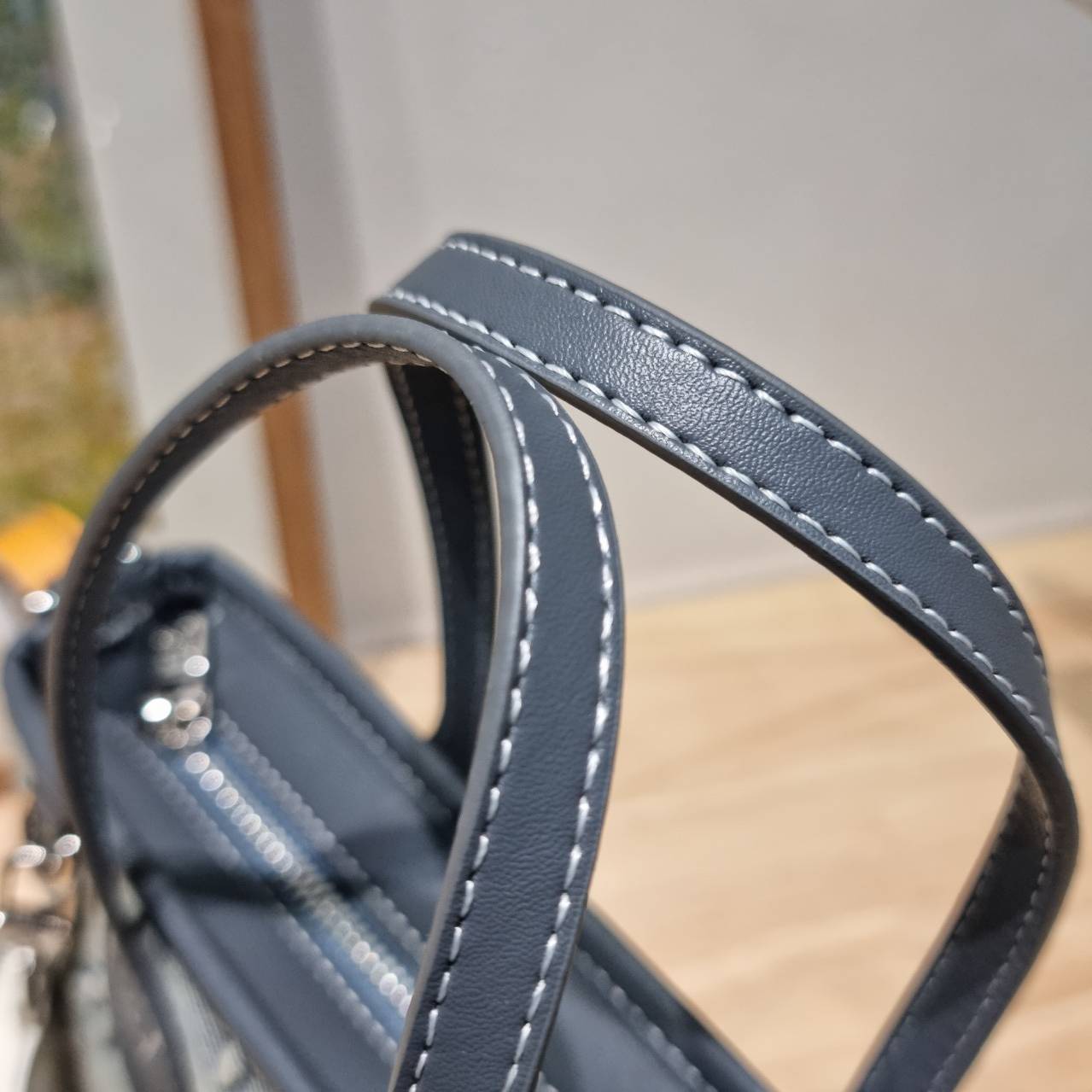 LV neverfull washed denim monogram mini bag ดีไซน์ใหม่ล่าสุดก่อนใคร กระเป๋าทรงโท้ทมินิไซส์ ที่ไม่ได้เล็กตามชื่อ มาในรูปแบบ washed denim สวยคลาสสิค ดูแพงสุดๆ