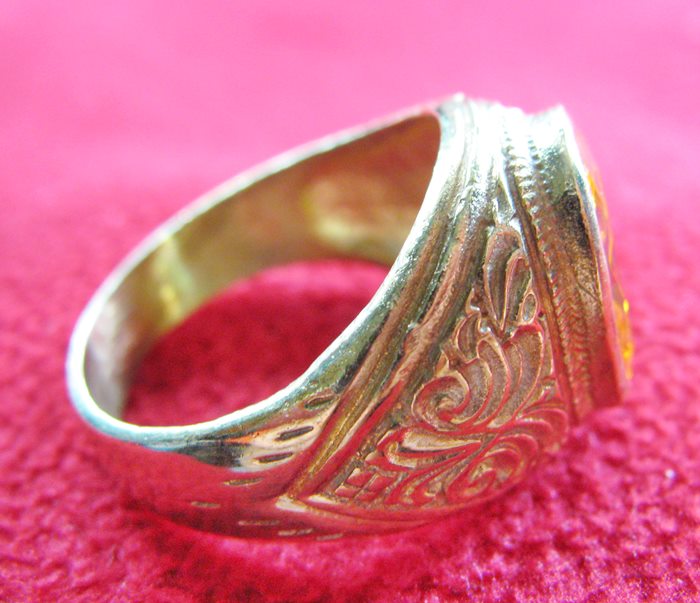 สินค้าหมดค่ะ แหวนพลอยบุษราคัมเนื้อทองเหลือง(เหมาะกับราศีพิจิก,คนเกิดปีวอก)แบบเล็กค่ะ