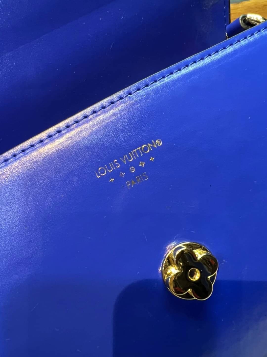 VIP 】หนังแท้ Louis Vuitton Crossbody & Shoulder Bag พร้อมส่งที่ไทย 3 สี Size 23cm