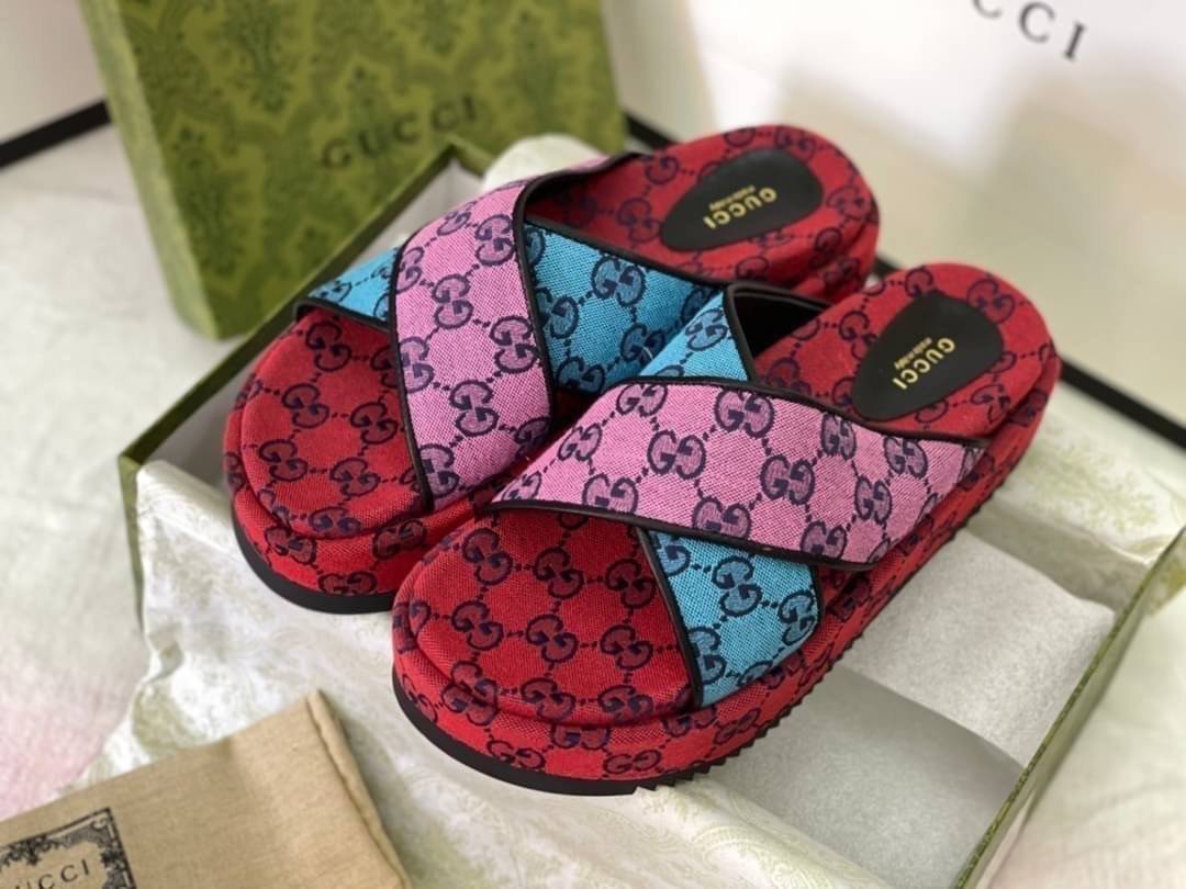 หนังแท้ GUCCI Denim Sandals / GG jacquard organic denim platform sandals / GG Shoes พร้อมส่งที่ไทย รองเท้าผ้าเดนิมเกรดเทพออริจินอล ภาพสินค้าถ่ายจากงานขายจริง ใช้งานต่างประเทศได้ค่ะ