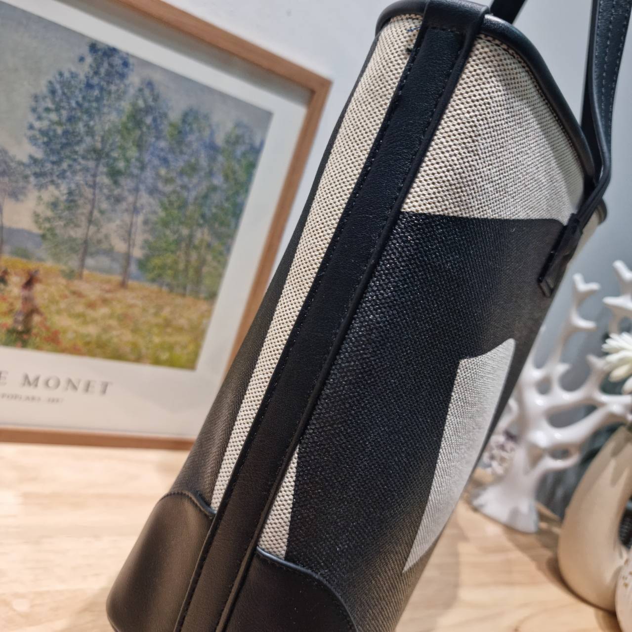 Rally movement tote bag กระเป๋าทรงโท้ท ดีไซน์คลาสสิค เรียบง่ายแต่ดูแพง มีระดับสุดๆ ไอเท็มสุดปัง ออกมาก็ sold out ไวมากๆ รุ่นใหม่และเป็นรุ่นที่ตามหา