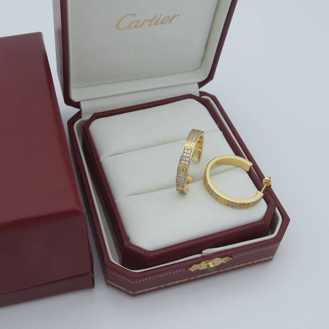 CARTIER Earrings ต่างหูคาเทียร์ รุ่นมีเพชร ภาพถ่ายจากงานจริง วัสดุโลหะเคลือบขึ้นเงาตามรูป ใช้งานต่างประเทศได้