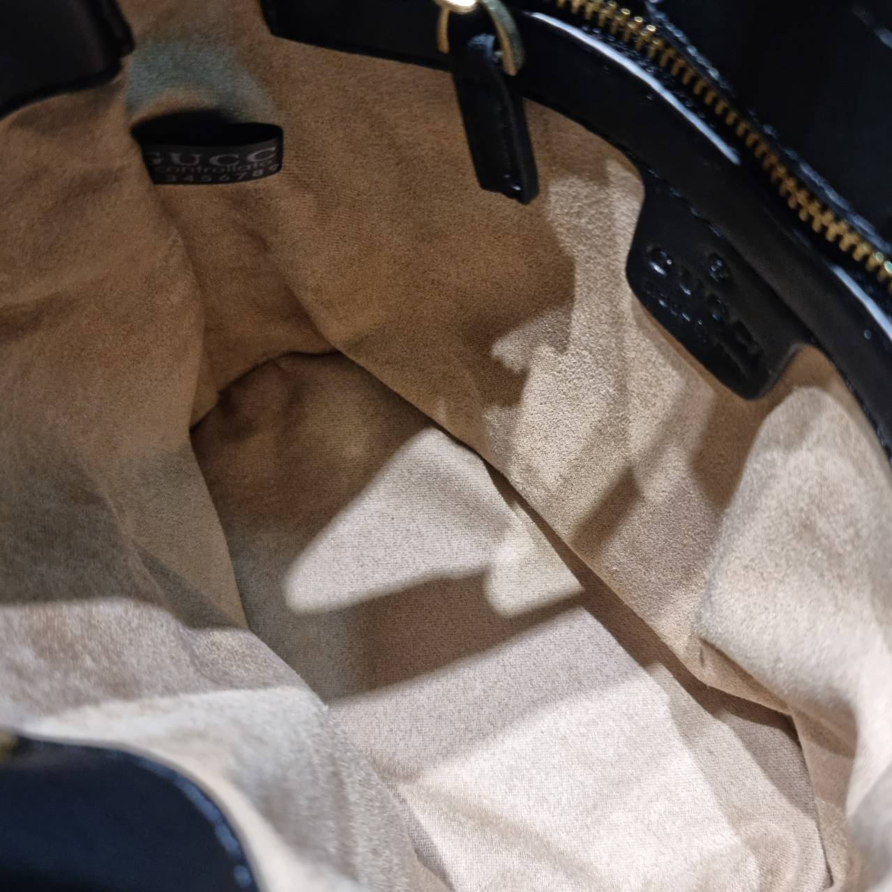 GUCCI 73 mini bucket bag คอลเลคชั่นใหม่พร้อม box set โทนสีใหม่ของแบรนด์ สุดยอดของความมีกิมมิคไม่เหมือนใคร วินเทจเรียบหรู ใช้แล้วดูแพง