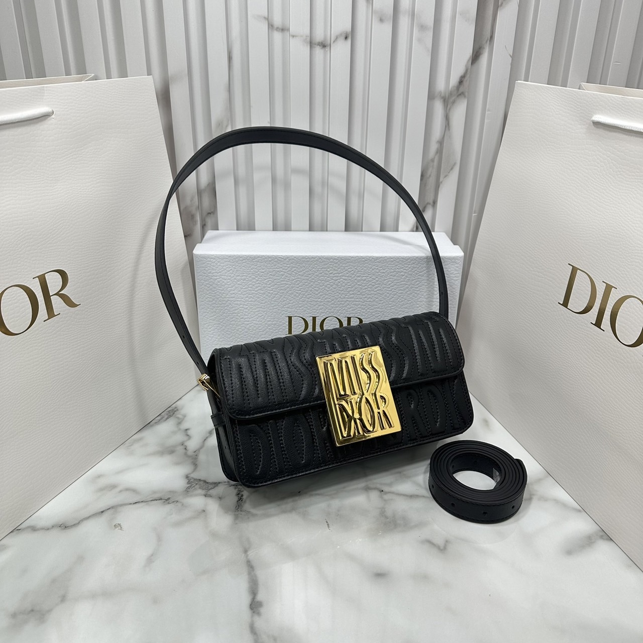 8.5" DIOR Miss Dior Flap Bag / Dior Clutch Bag / Pale Quilted Miss Dior Allover Leather กระเป๋าสะพายไหล่รุ่นใหม่ล่าสุด สง่างามทันสมัย เกรดออริ 1:1