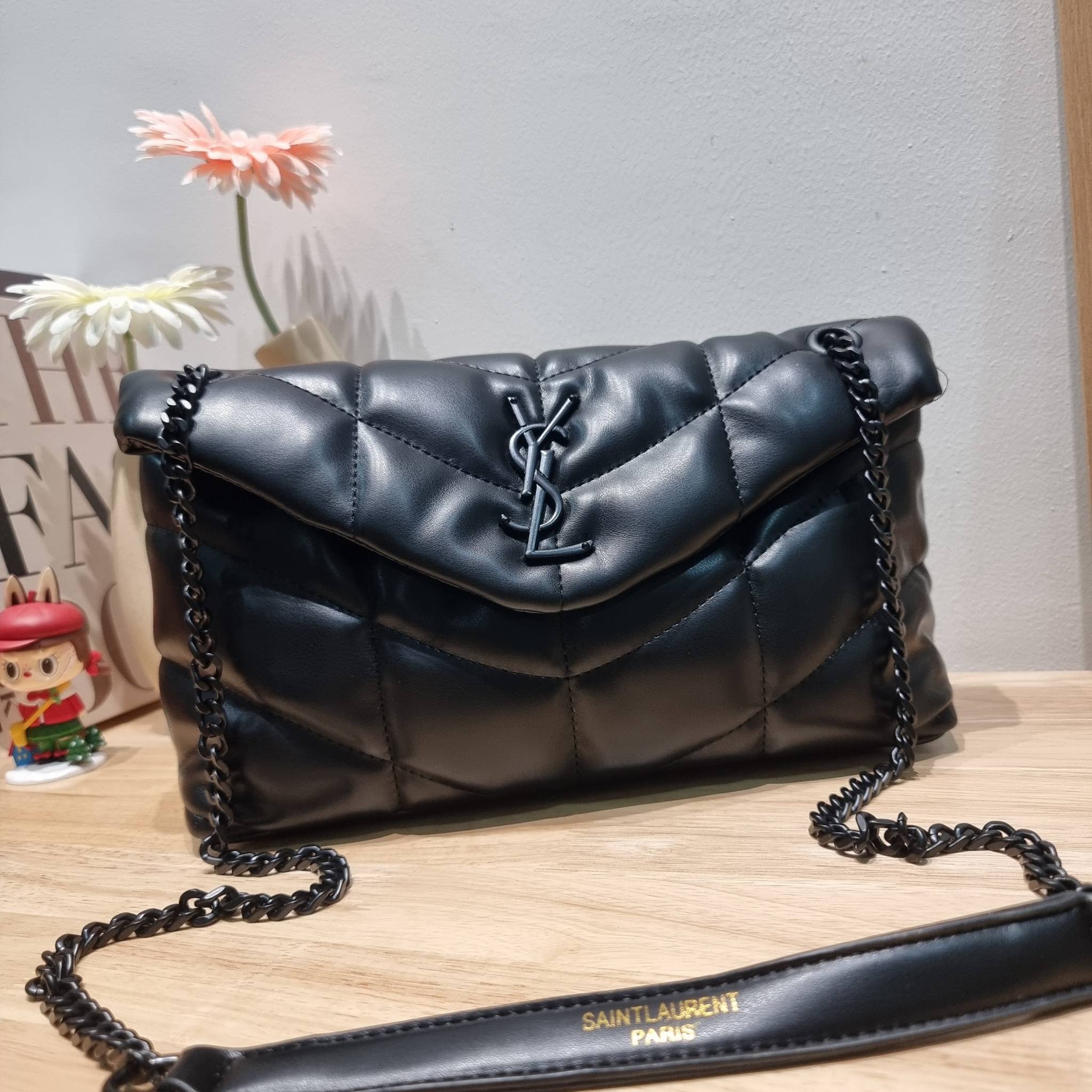 YSL PUFFER SMALL CHAIN BAG IN QUILTED / Yves Saint laurent puffer small chain bag in quilted กระเป๋าสะพายรุ่นยอดนิยม ทรงสวย ใช้ได้บ่อยไม่มีเบื่อ วัสดุหนังสัมผัสนิ่มมือ ดีไซน์เรียบหรู