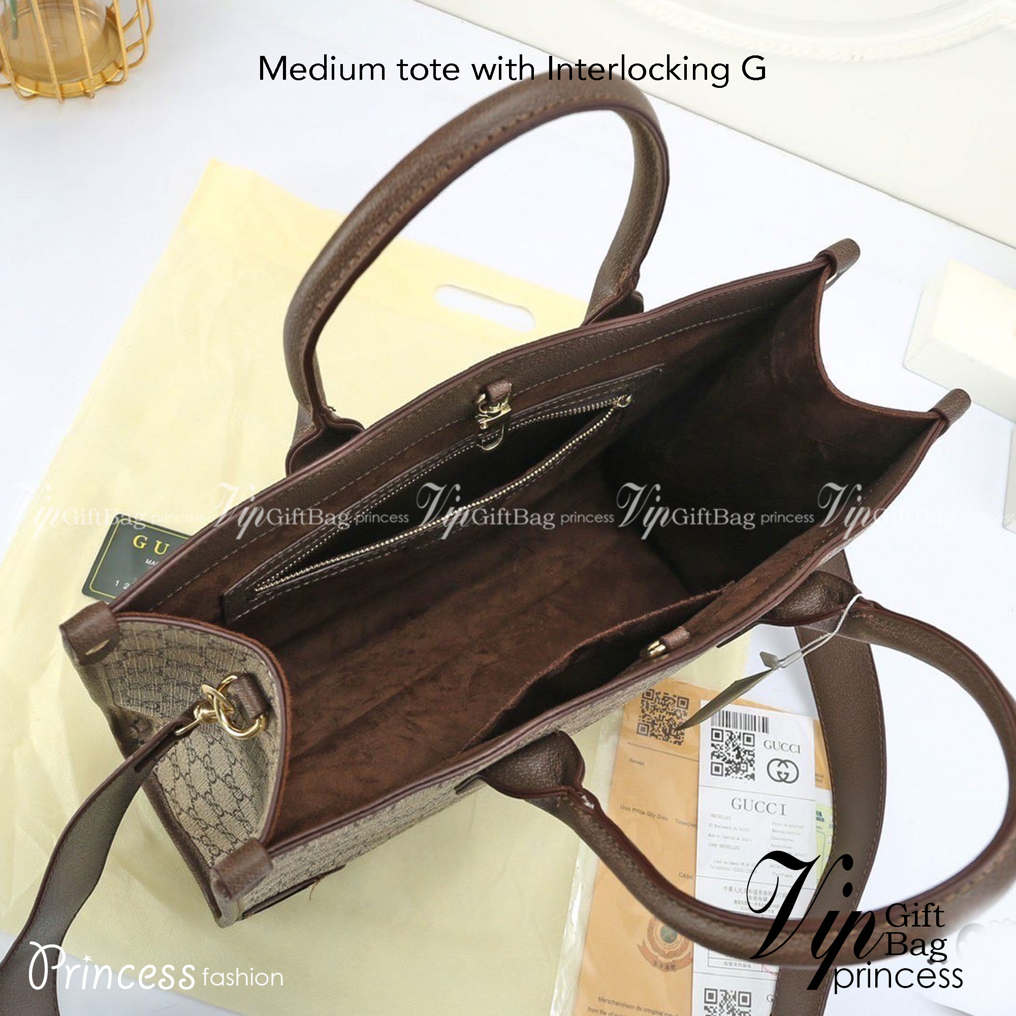 GUCCI Medium tote with Interlocking G กระเป๋าใบใหญ่ทรงโท้ท เซท 2 ใบ มาพร้อมใบเล็กแยกใช้ได้ คุ้มค่ามากกระเป๋าทรงเหลี่ยมใบใหญ่ใส่เอกสารได้ไม่ต้องพับมีช่องซิปเล็กด้านใน มาพร้อมสายยาวสะพายไหล่ได้