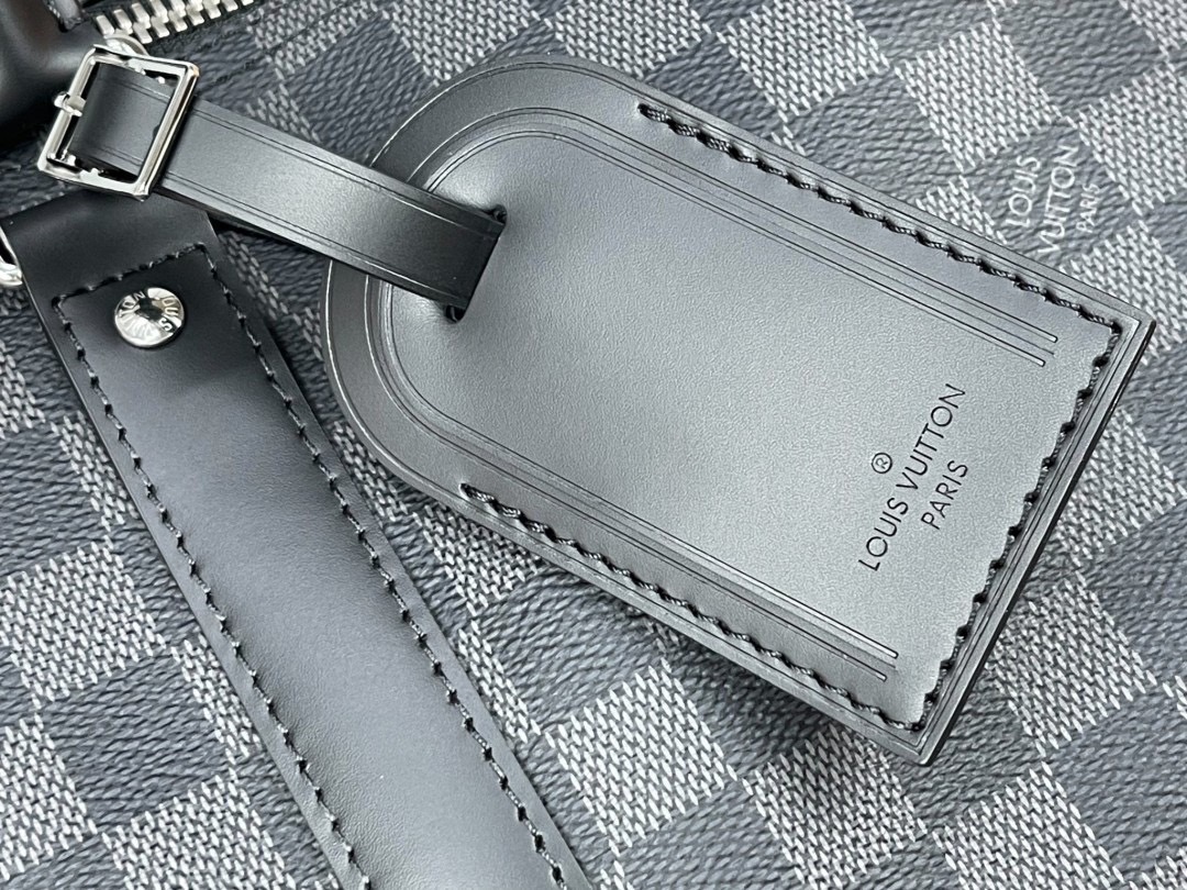LV Keepall Bandoulière 45 Monogram Eclipse / Damier Graphite Canvas กระเป๋าเดินทางแบบดัฟเฟิล เป็นรุ่นที่เคียงข้างนักเดินทางรอบ สวยหรูโลกสง่างามตลอดกาล มีไว้ไม่มีเอาท์ เกรดท็อป ออริ เทียบแท้ 1:1 เกรดดีสุด