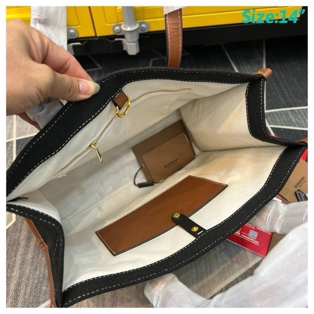 Burberry Freya Canvas Tote Bag Medium กระเป๋าสะพายทรงโท้ทใบกลาง ดีไซน์ทรงเหลี่ยมสวยอยู่ทรง