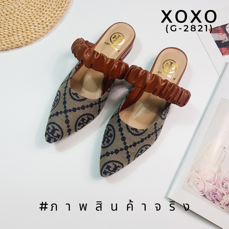 Tory Burch งานสวมหน้าวี วัสดุผ้าทอลายแบรนด์ ด้าบนแต่งสายคาดย่น สวบเก๋ รุ่นนี้ใส่แล้วขาดูเรียวยาวเพิ่มขึ้น แมทส์ชุดง่าย น้ำหนักเบา