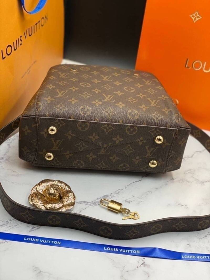 VIP 】หนังแท้ LOUIS VUITTON Montaigne BB M41055