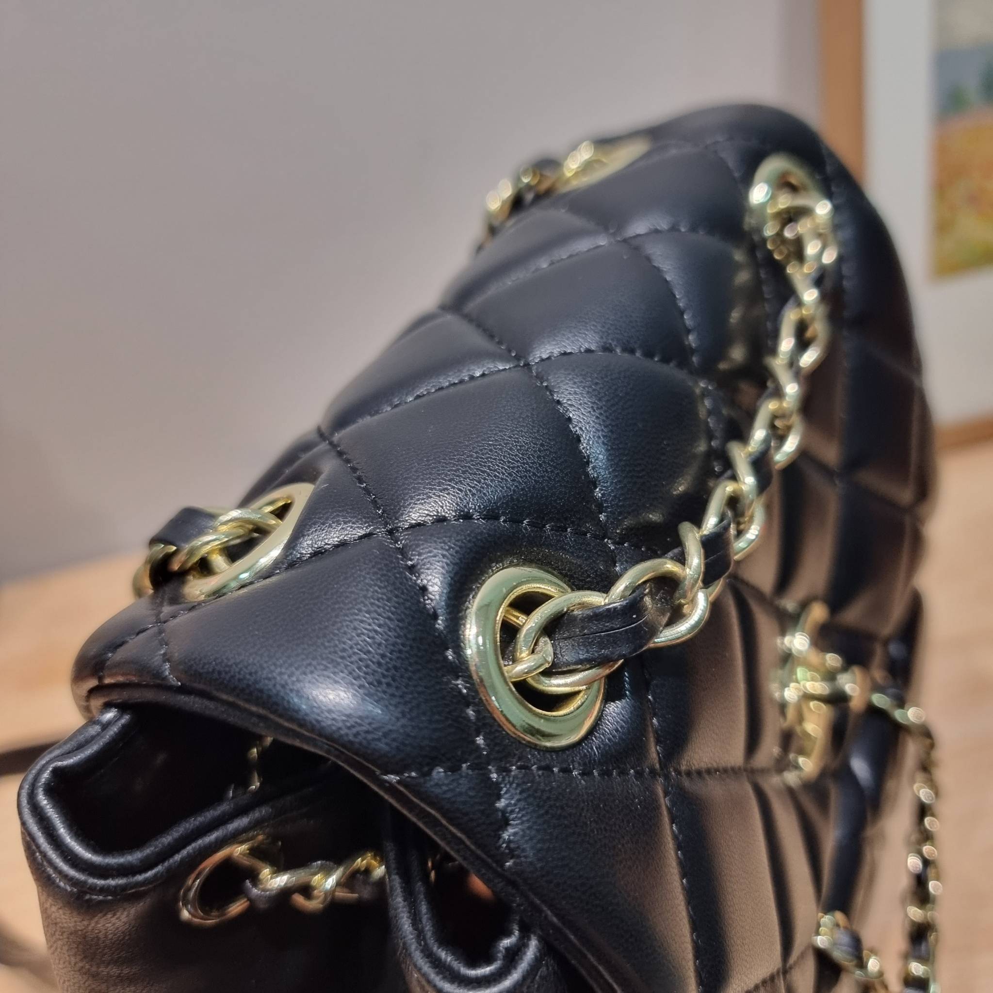 CHANEL duma backpack Black กระเป๋าเป้ ไซส์น่ารัก รูปทรงทันสมัย วัสดุหนังแกะสัมผัสนิ่ม ดีเทลความสวยมากมาย