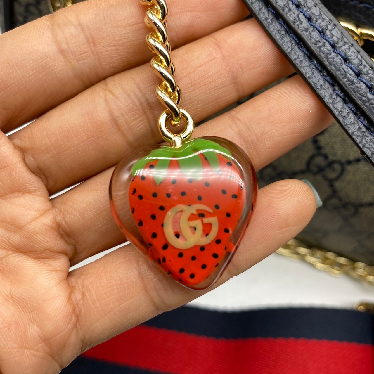 GUCCI Ophidia small handbag strawberry เกรดออริจินอล งานสวยตรงปก ภาพถ่ายจากงานขายจริง ใช้งานต่างประเทศได้