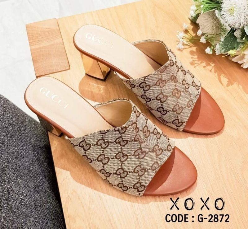 Gucci Shoes รองเท้างานสวม สวยหรู วัสดุผ้าลายแบรนด์ งานใส่สบาย ส้นแท่ง ห่อหนังกระจก เงา สวย แมทส์ชุดง่าย ดูสง่า สวยหรูเวลาจับแมทส์ชุด