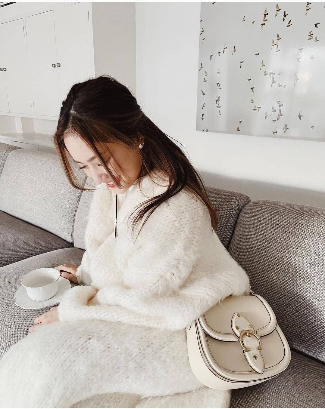 COACH C0749 BEAT SADDLE BAG The best item! ที่สาวๆรอคอย! ฮอตไฟลุก! สีหายาก ละมุนคุณหนู คอลเลคชั่นใหม่ ดีไซน์หรูหรา พิเศษมากๆมาพร้อมสายสะพาย 2 เส้น ใช้คู่กันหรือแยกสะพายก็สวยครบสูตร กระเป๋าสะพายทรง saddle คลาสสิค วัสดุหนัง glove-tanned ทนทาน เปิด-ปิดด้วยกร