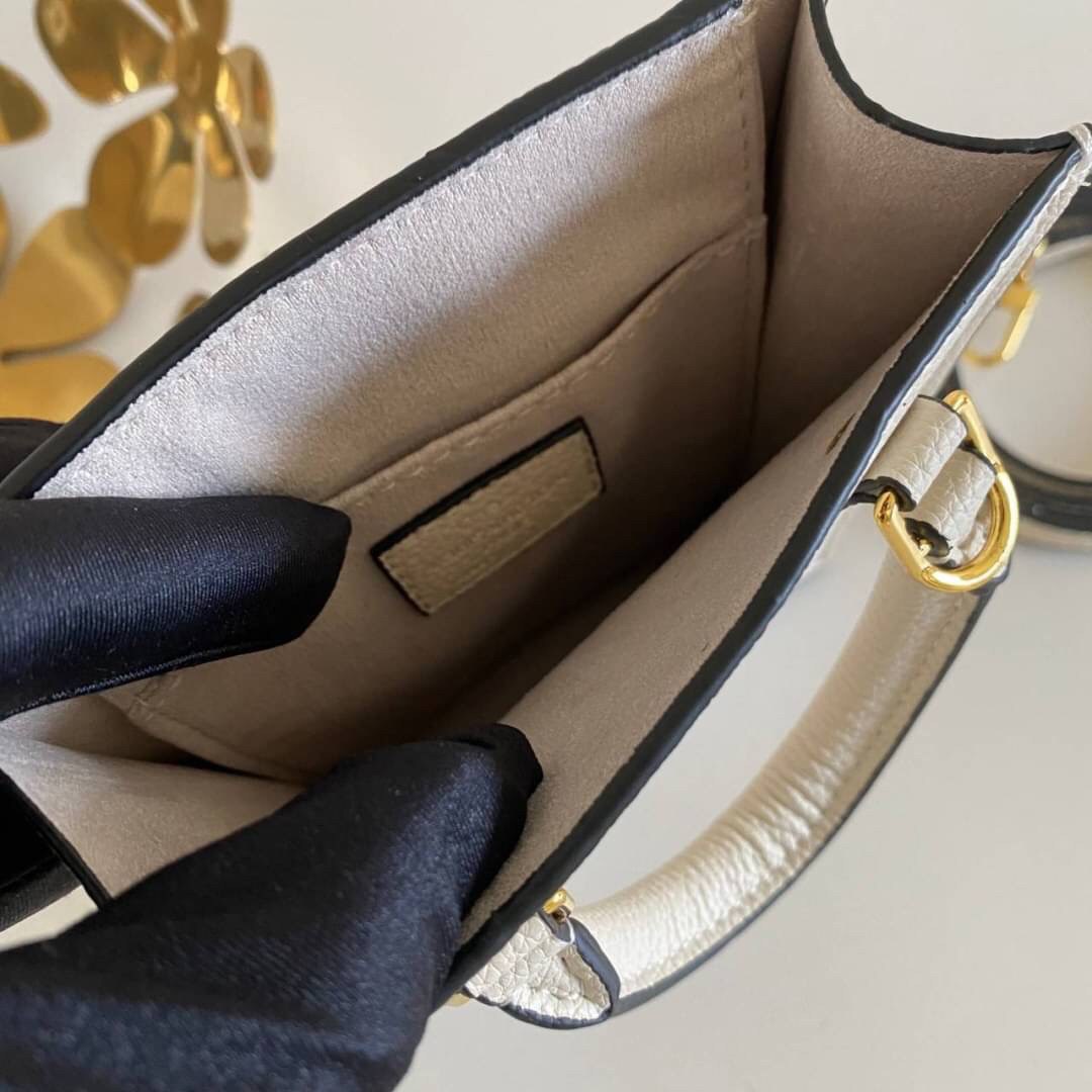 พรีเมี่ยมกิ๊ฟแท้ 100% 】พร้อมส่งที่ไทย!! ที่นี่ที่เดียว Louis Vuitton Mini Tote Bag Pink Pastel งานหนังแท้ทั้งใบ สีพาสเทลสวยละมุนมากค่ะ มีจำนวนจำกัดนะคะ