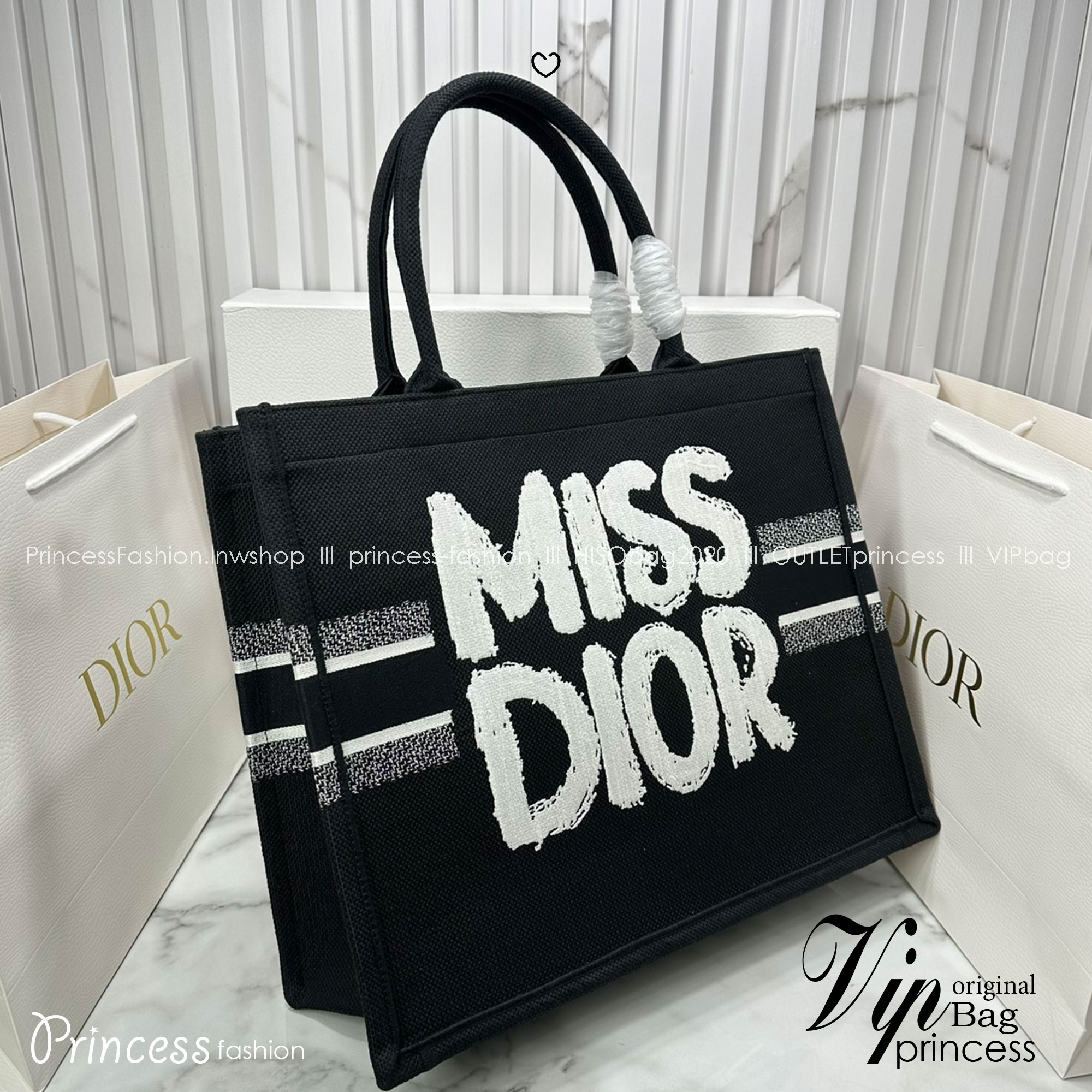 ORI หนังแท้ | Dior BookTote Black Miss Dior Embroidery Tote Bag กระเป๋าทรงโท้ทคอลใหม่ โทนดำคลาสสิก สวยงามและหรูหรา