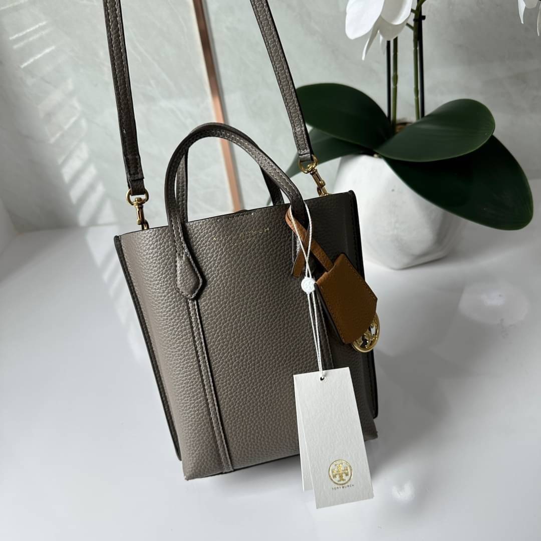 TORY BURCH MINI PERRY TOTE / TORY TOTE BAG / TORY BAG พร้อมส่ง 3 สี กระเป๋าแบบมินิมอลในรูปทรงใหม่ที่คล่องตัว ใส่มือถือได้ทุกรุ่น