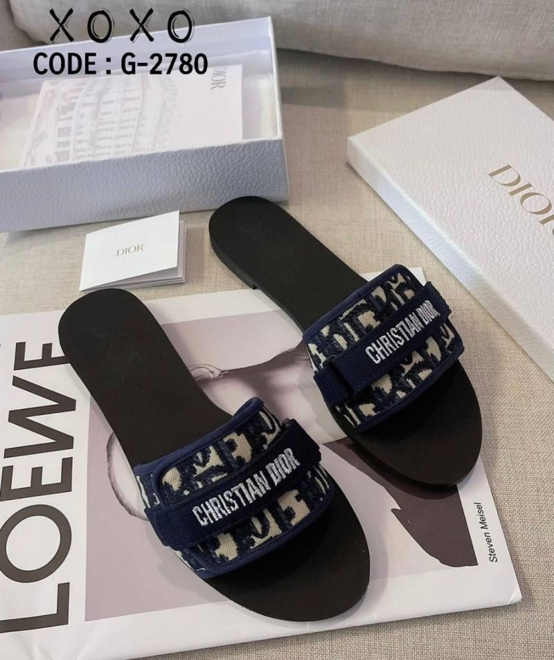 CHRISTIAN DIOR Sandals แตะ ชิค ชิล สวย หรู แมทส์ชุดง่าย ด้านบนลายผ้าแบรนด์
