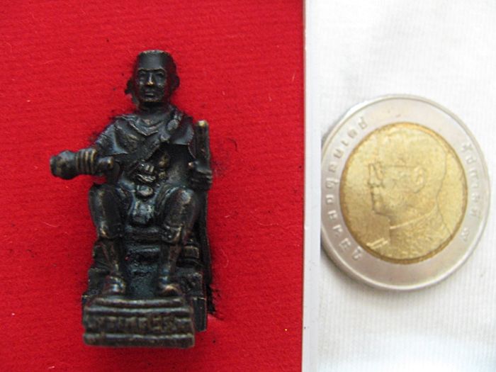 สมเด็จพระนเรศวรมหาราชประทับนั่ง วัดใหญ่ชัยมงคล พระนครศรีอยุธยา(อุดกริ่ง)กล่องเดิม พร้อมใบคาถาค่ะ