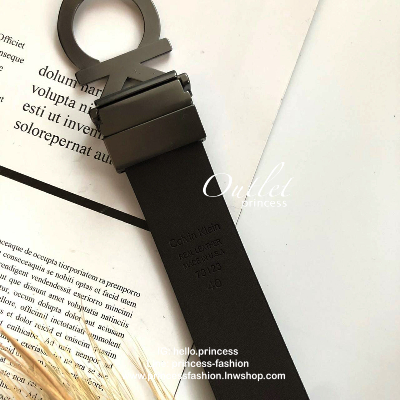 Calvin Klein Belt อุปกรณ์ : มาพร้อมที่เจาะรูเข็มขัด + ถุงผ้าแบรนด์ + ถุงกระดาษแบรนด์ + กล่องแบรนด์ + ห่วงเข็มขัด